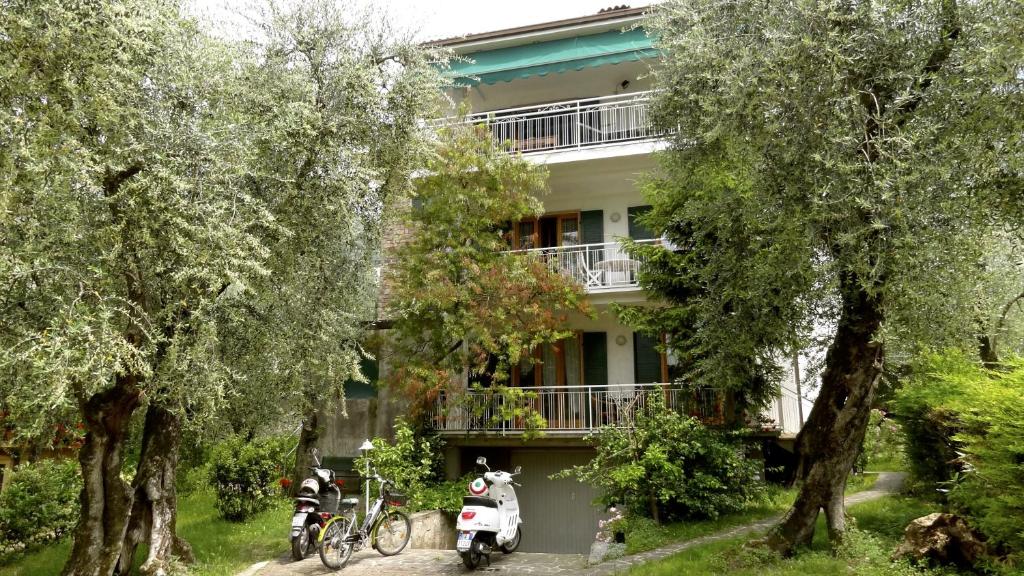 large apartment balcony with lake view room 2