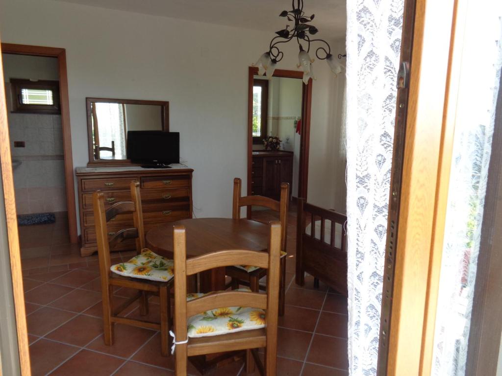 Bed Le Cicale room 6