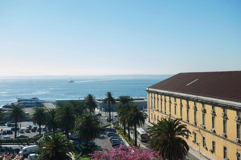 Light Green Apartments room 1