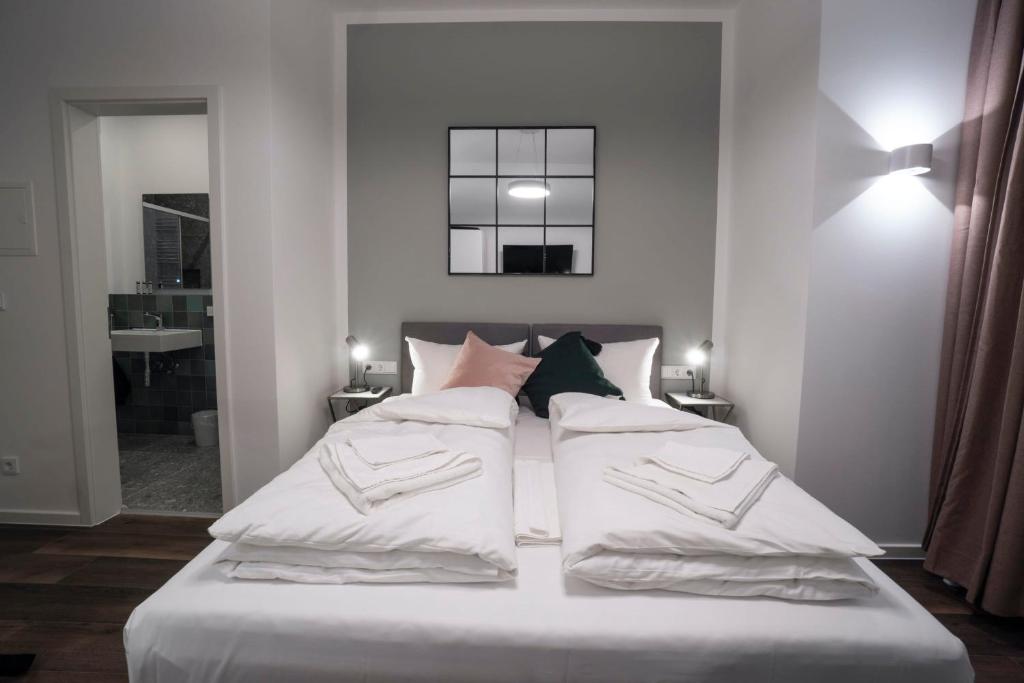 Live Near the Park and River in Beautiful Munich room 3