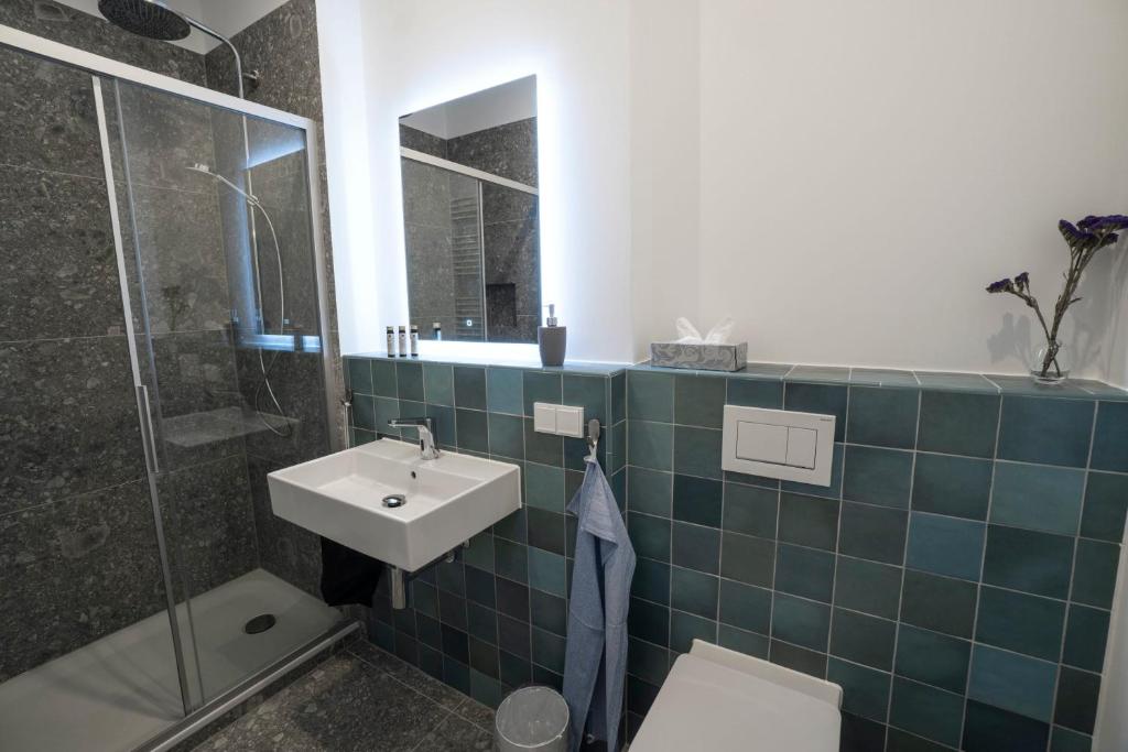 Live Near the Park and River in Beautiful Munich room 6