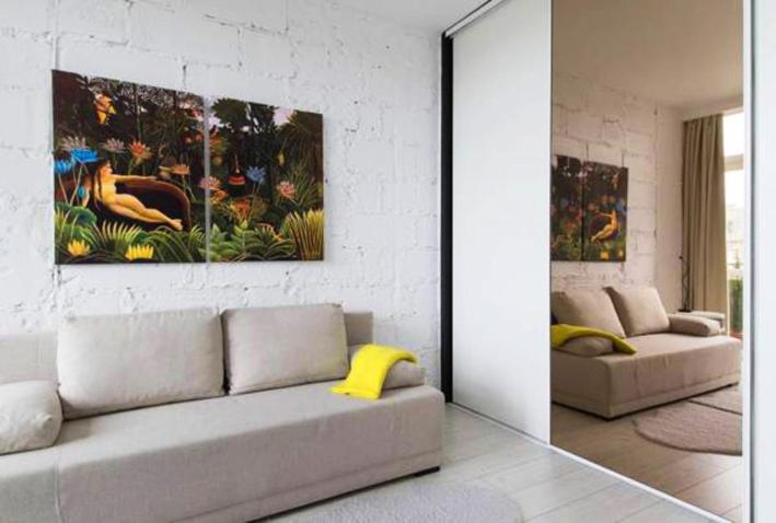 Apartament I LOVE PIOTRKOWSKA z wielkim lustrem, balkonem i klimatyzacją room 2