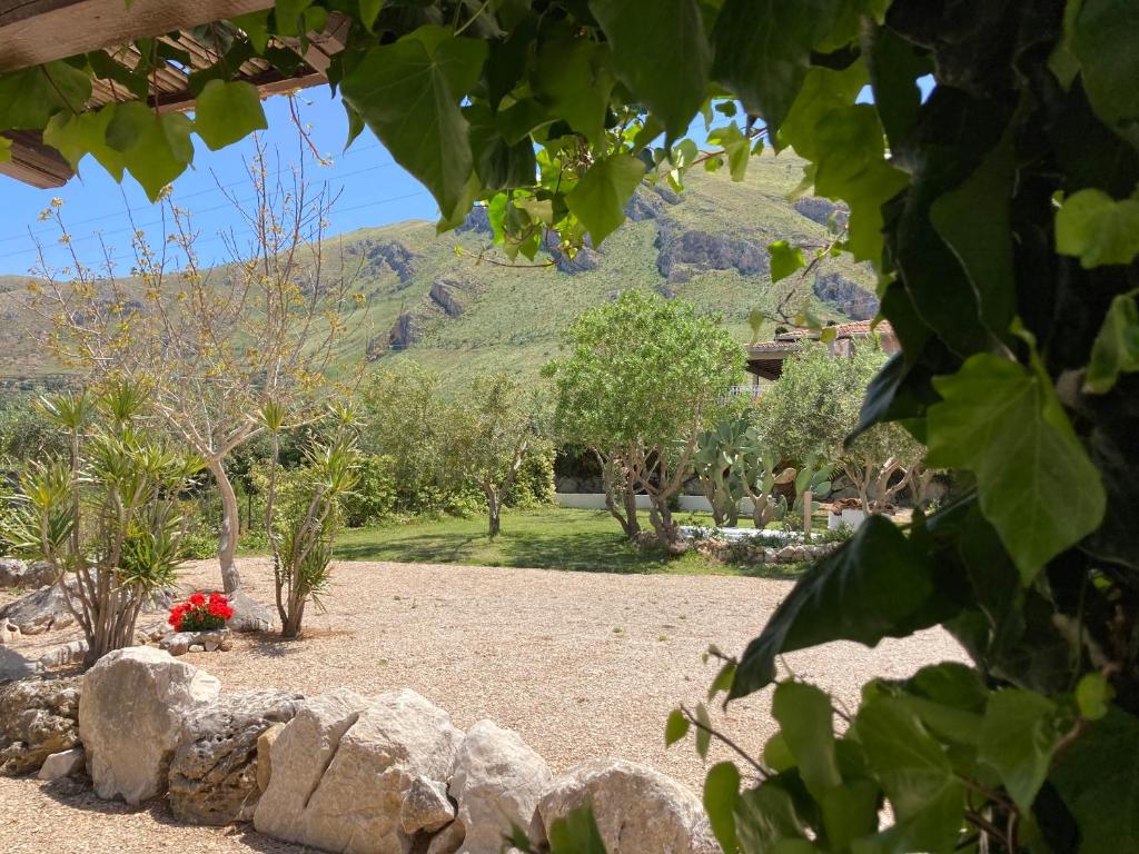 Lovely Cottage room 3