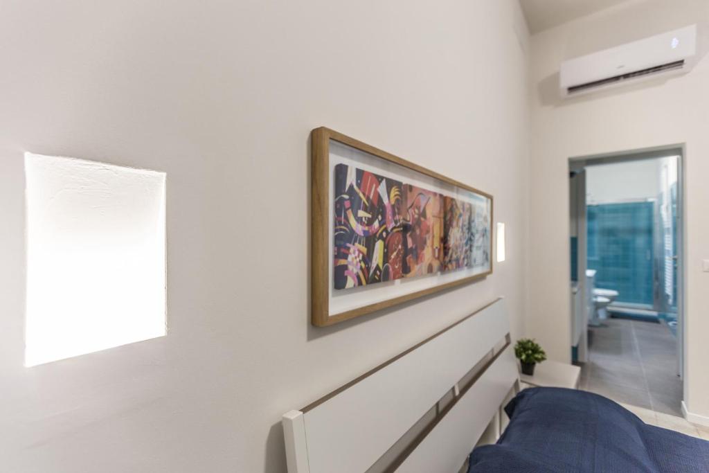 Marilyn The Place Apartments room 6