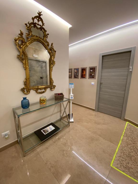 MDC LUXURY ROOMS NAPLES room 4