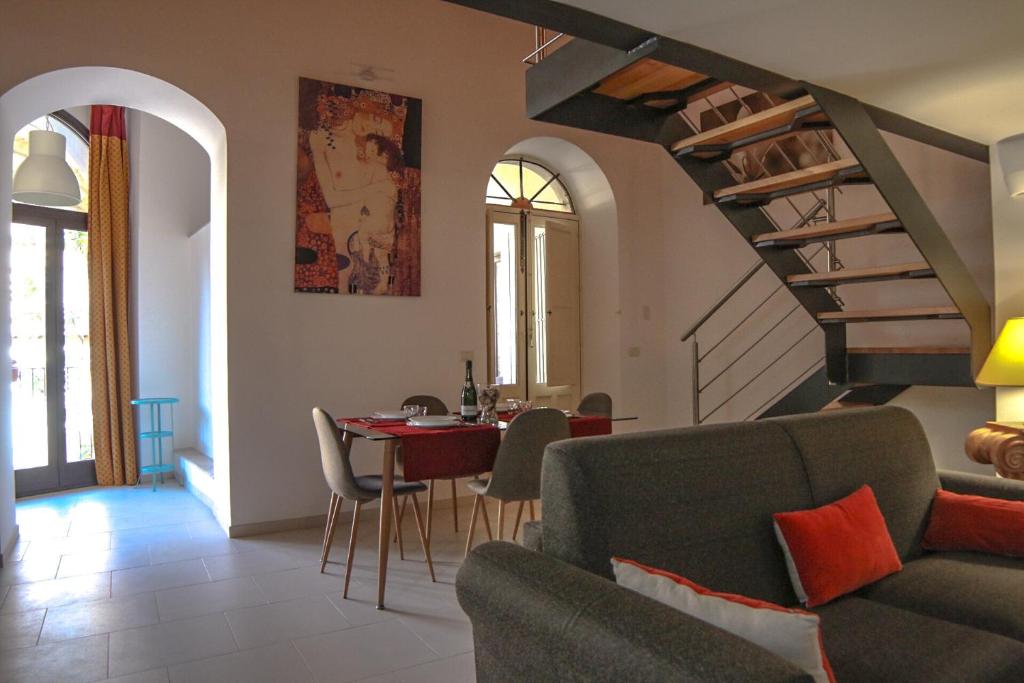 Mega House – Photos 5
