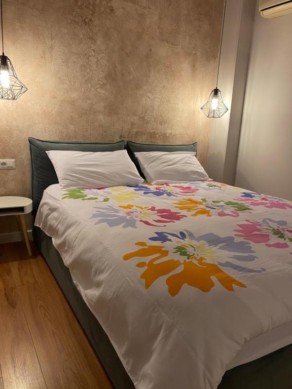 Mel’s Place room 1