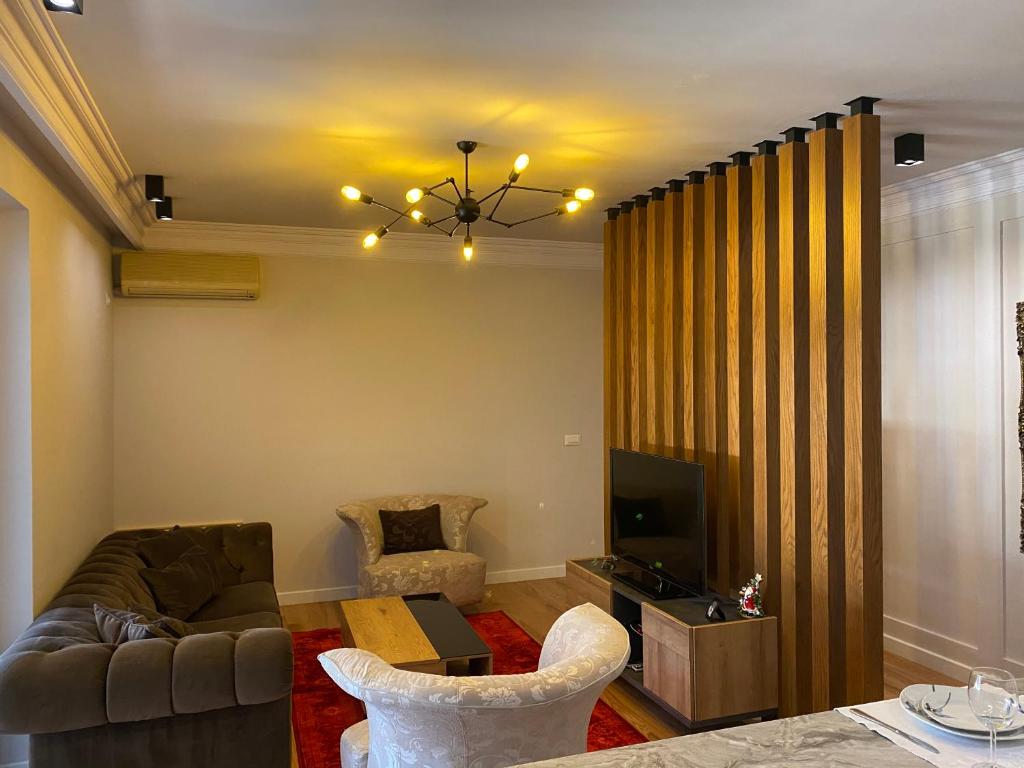 Mel’s Place room 5