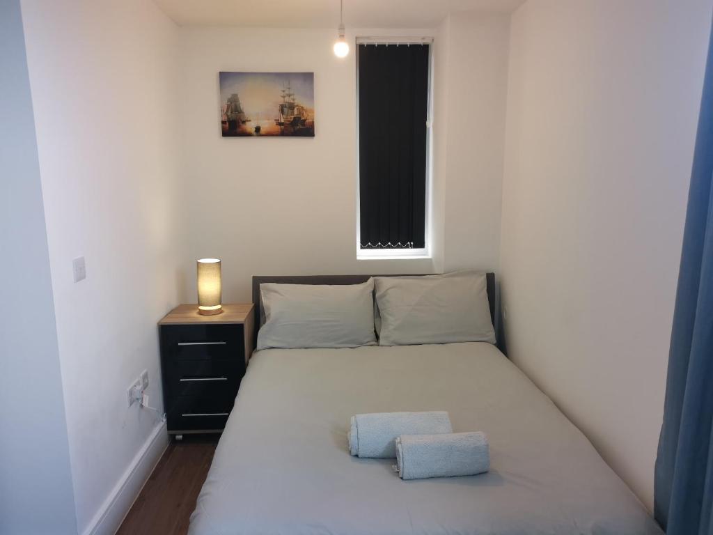 Modern studio in the heart of Maidstone room 1