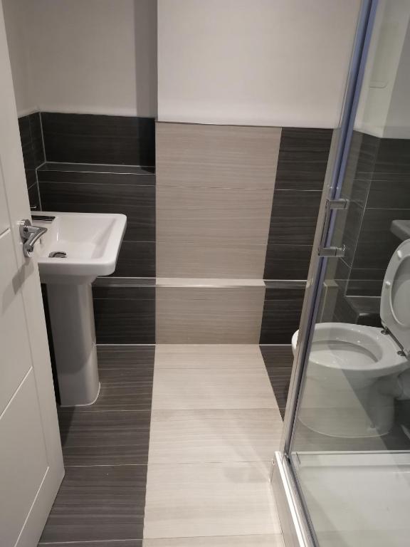 Modern studio in the heart of Maidstone room 4