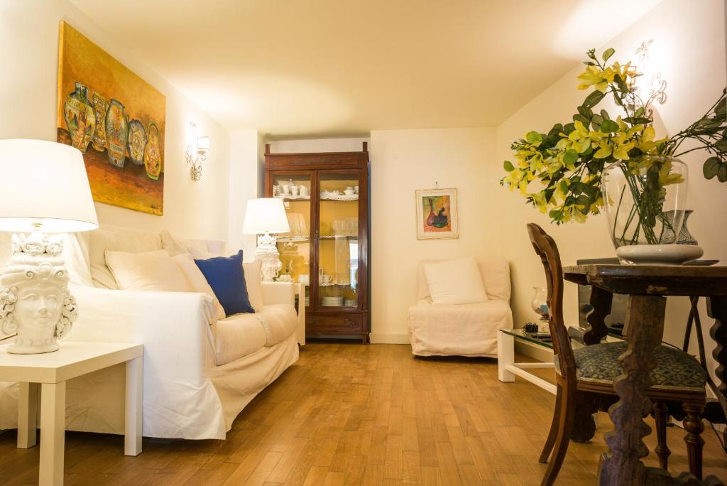 La Residenza Dei Mori - Taormina Holidays room 5