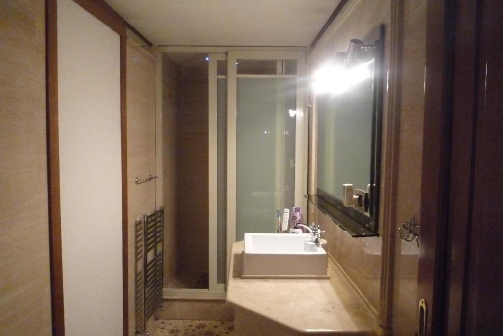 Residenza Mucha Trevi Rome room 2