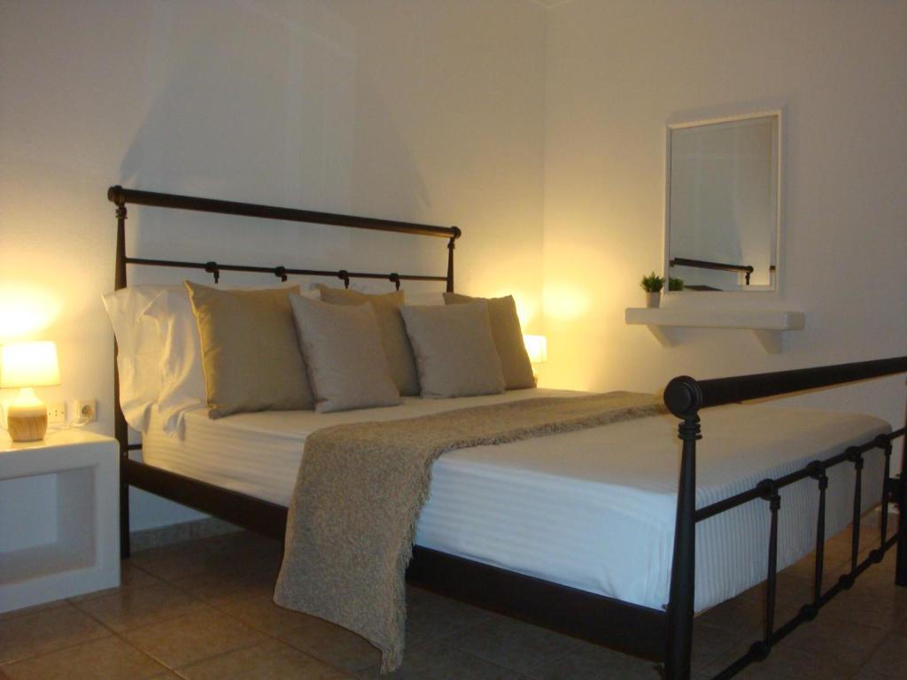 Naxian family apartment room 2