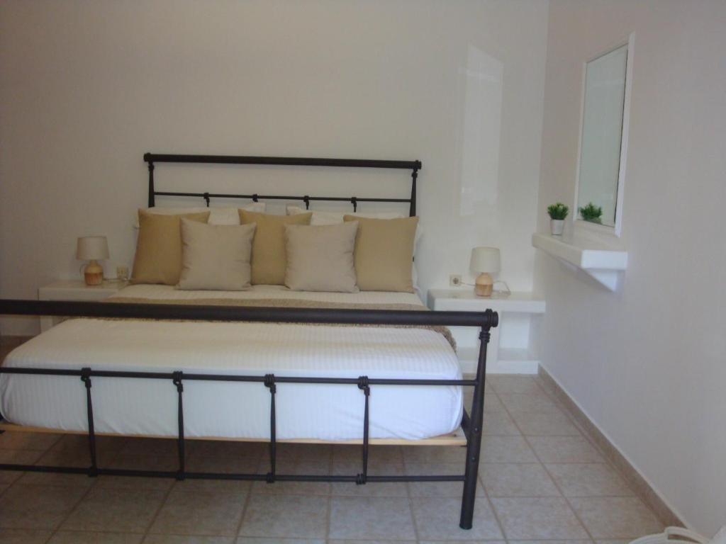 Naxian family apartment room 5