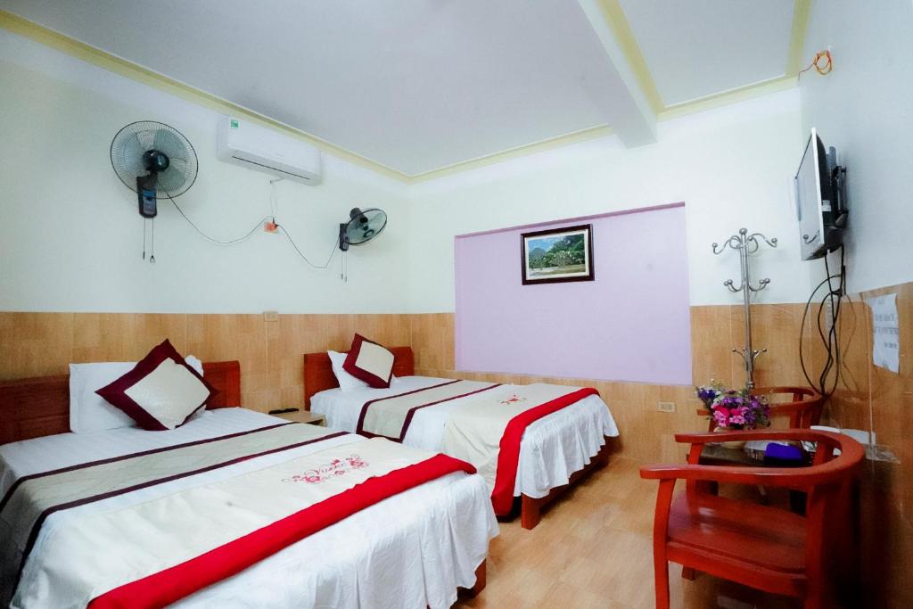 New Nhat Minh Hotel room 3