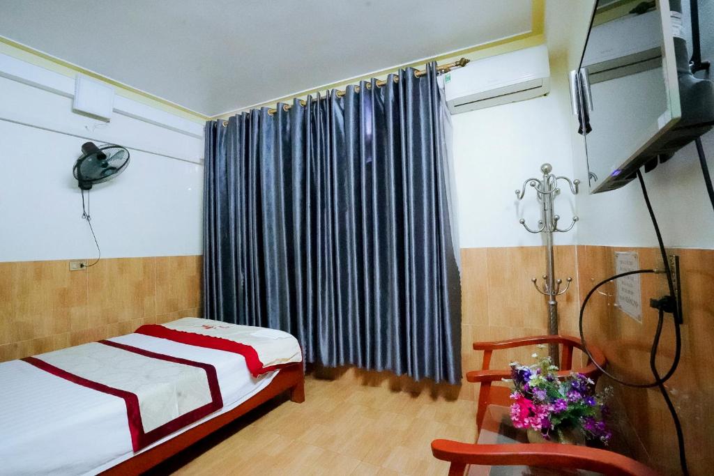 New Nhat Minh Hotel room 5