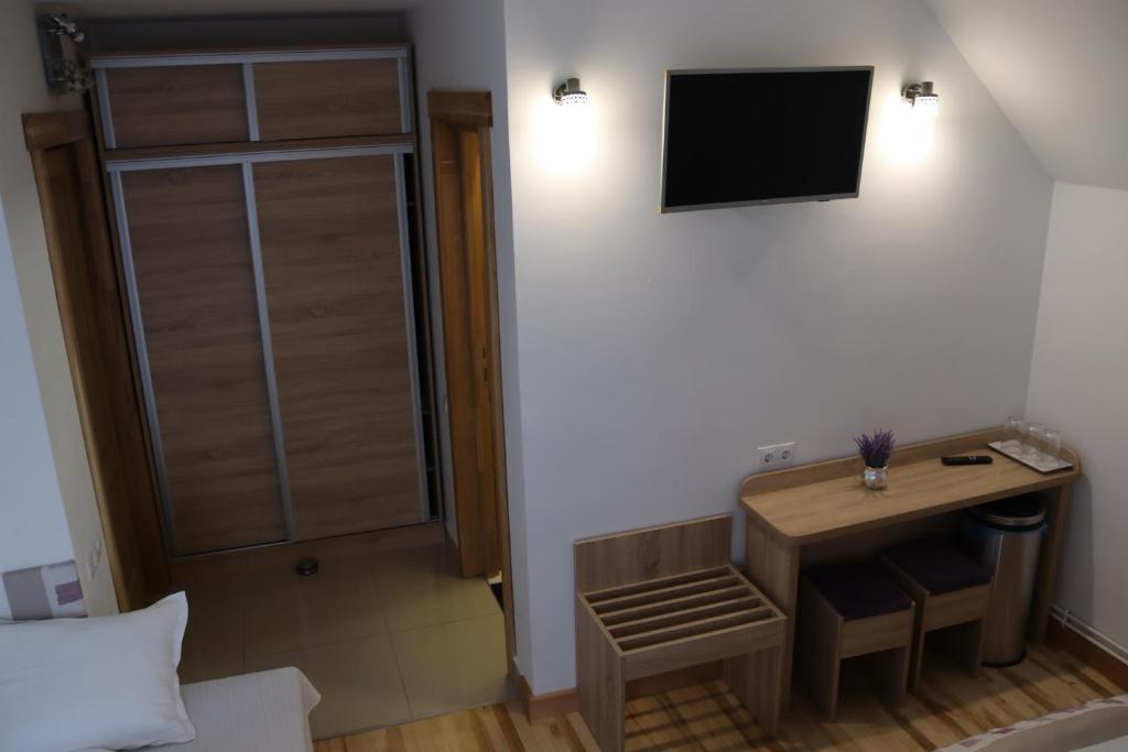 NUT HOUSE Retezat room 1