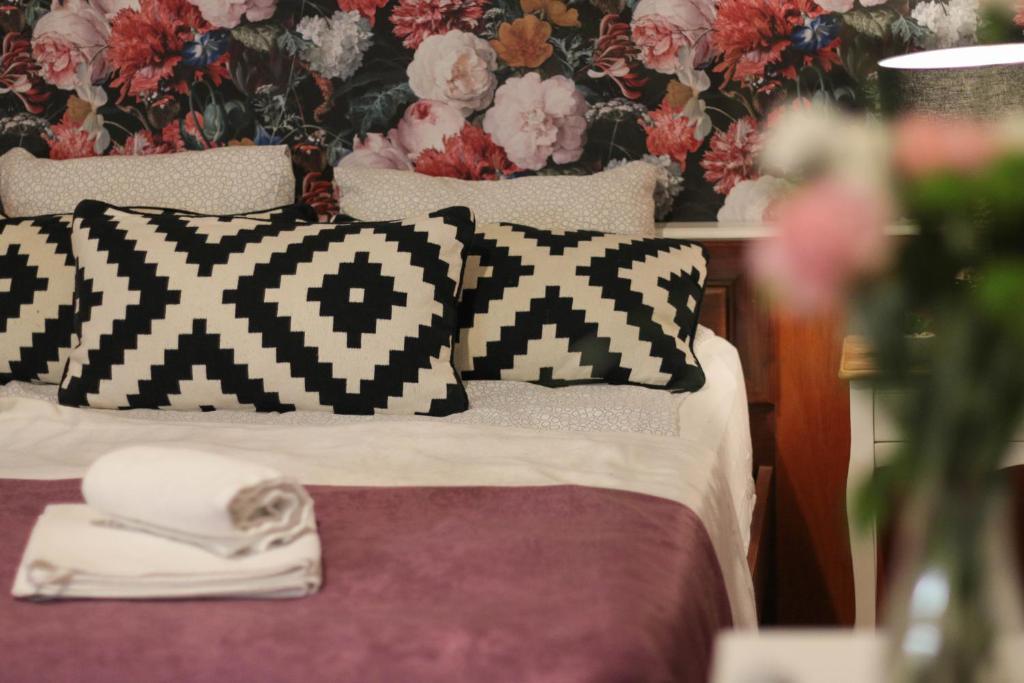 Cozy Old Town Apartments room 6