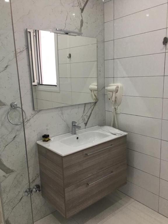 Onira luxury rooms room 1