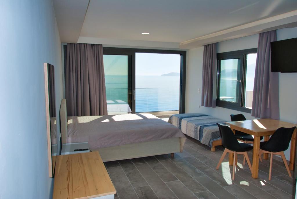 Ostria Apartments room 4
