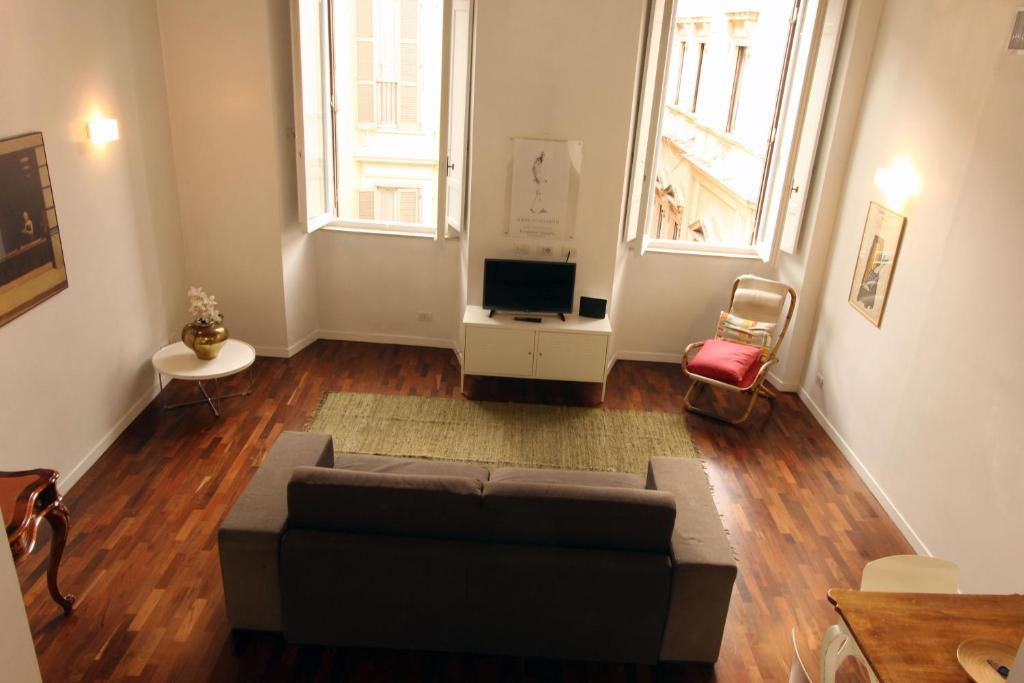 Ottoboni Flats room 6