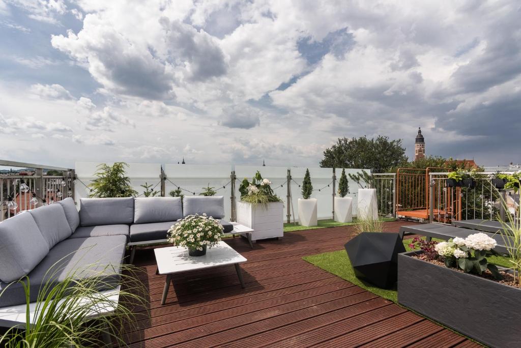 Panoramic Penthouse room 3