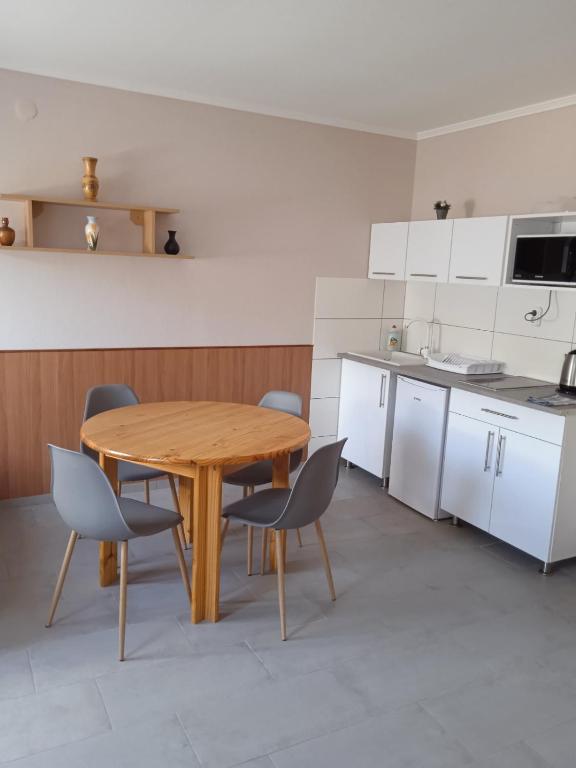 Apartman Pávai-Silye room 3