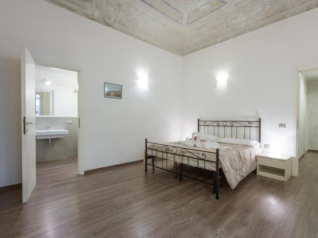 Pitti Two Bedroom Apartment room 1