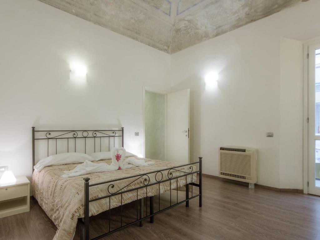 Pitti Two Bedroom Apartment room 6