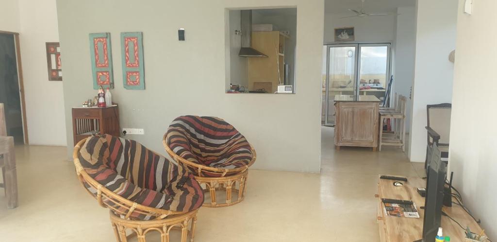 Poru Beach Villa room 2