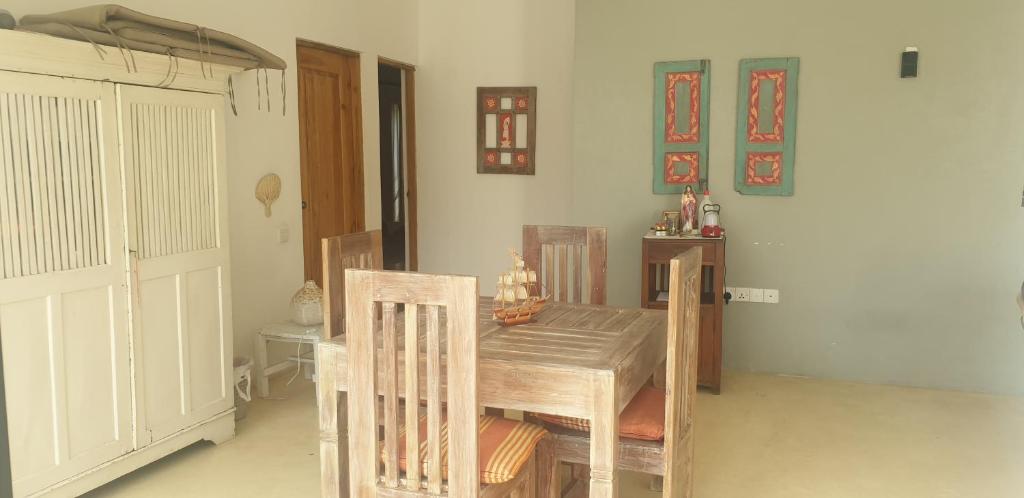 Poru Beach Villa room 4