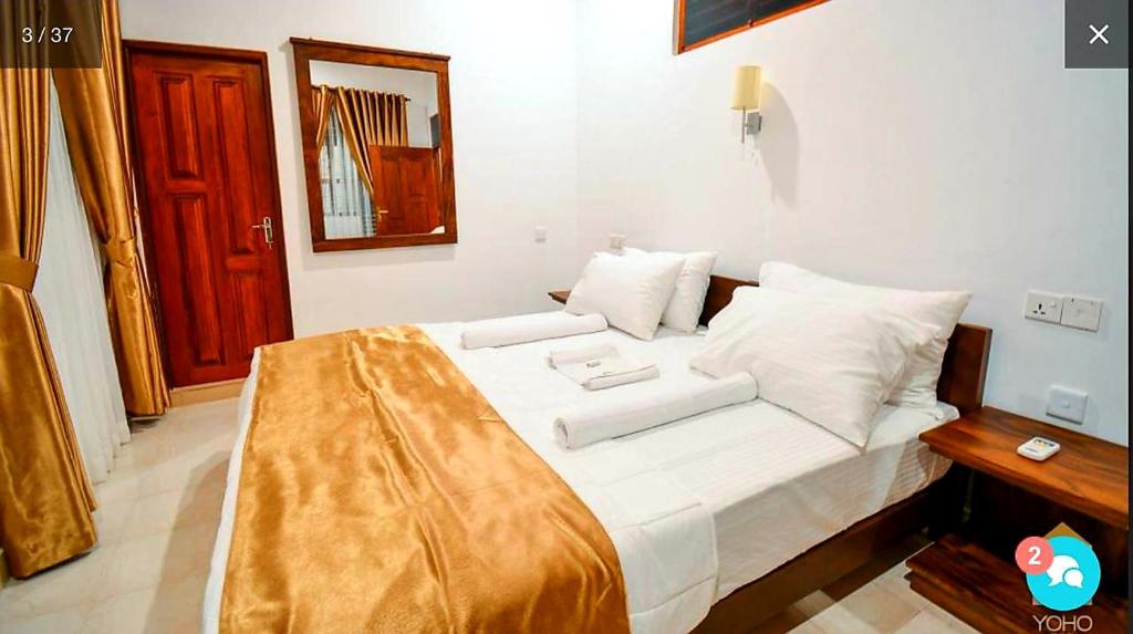 Poru Beach Villa room 6