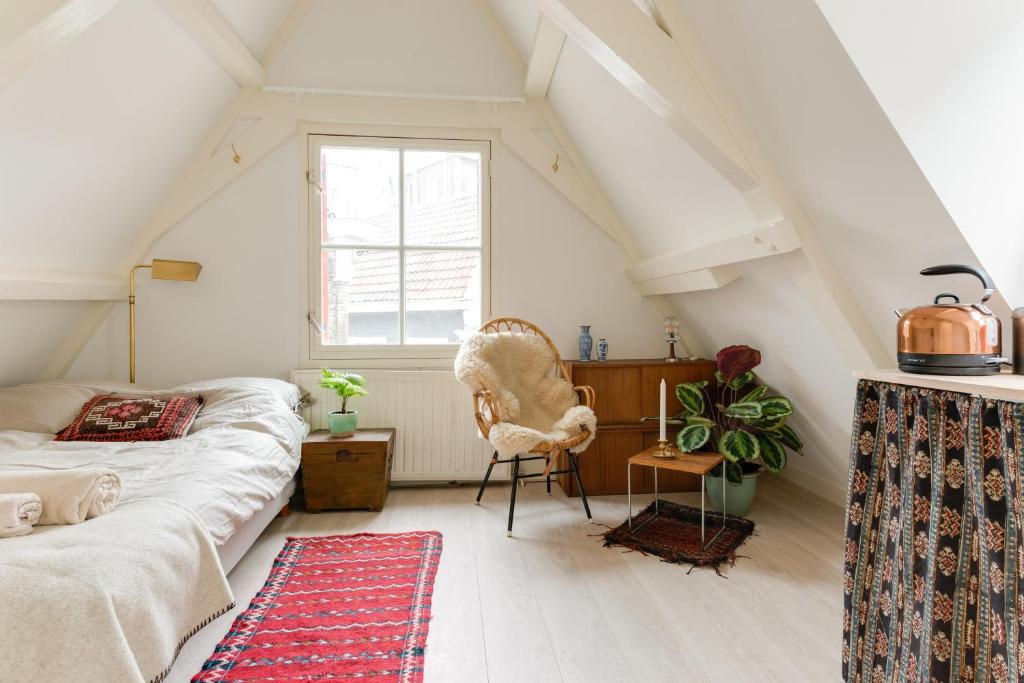 Rembrandt Studio's room 2