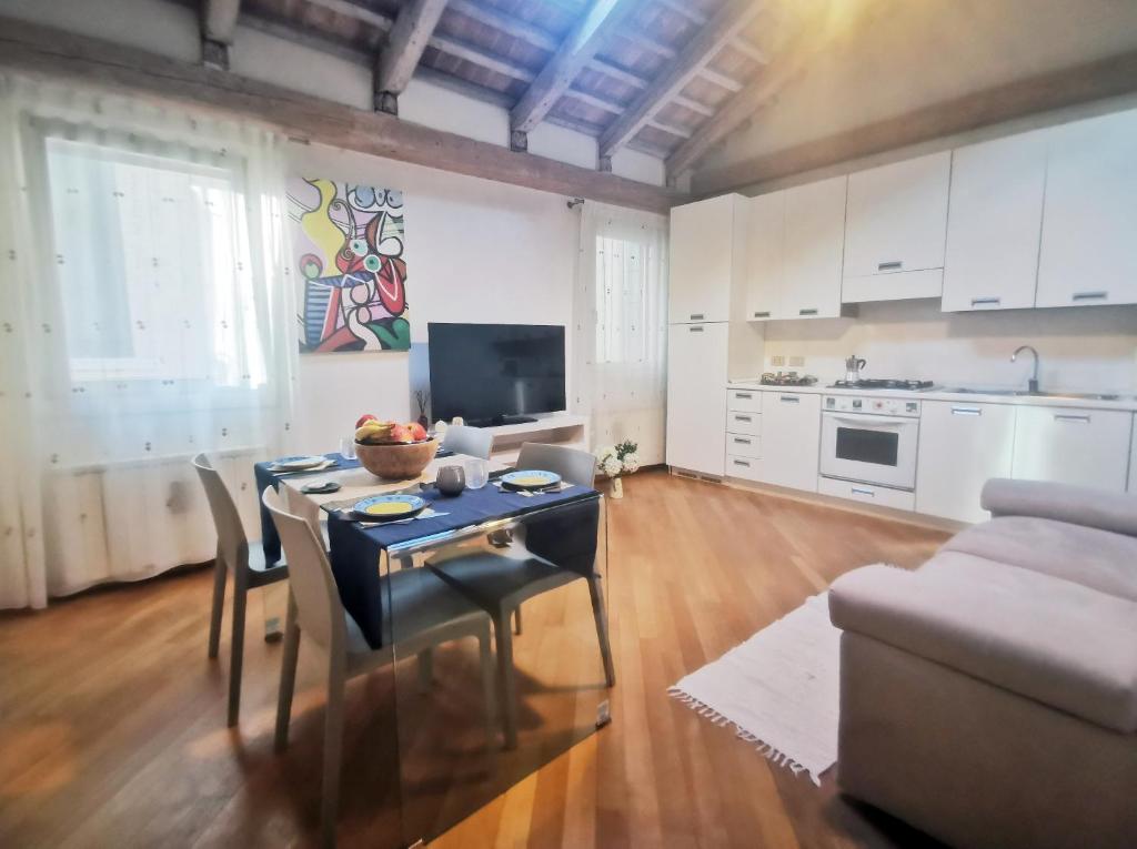 Romantic Sky Apartment room 3