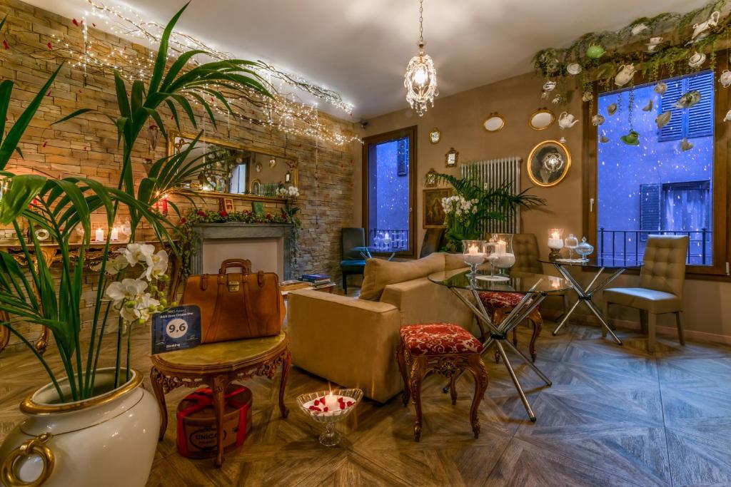 051 Room & Breakfast room 3
