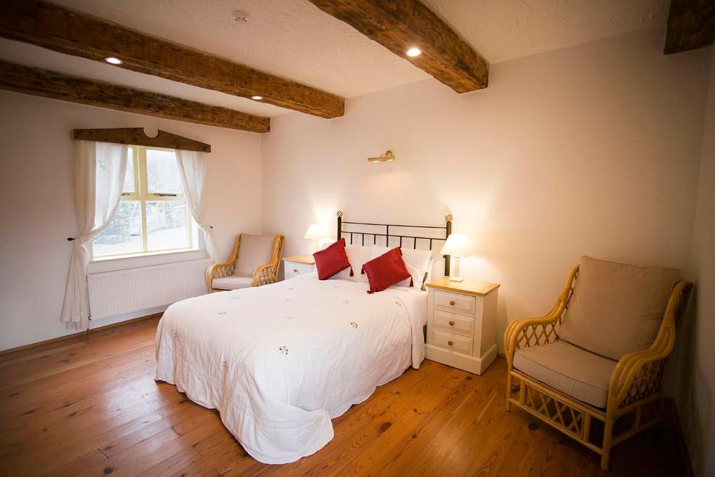 Rose Cottage room 3