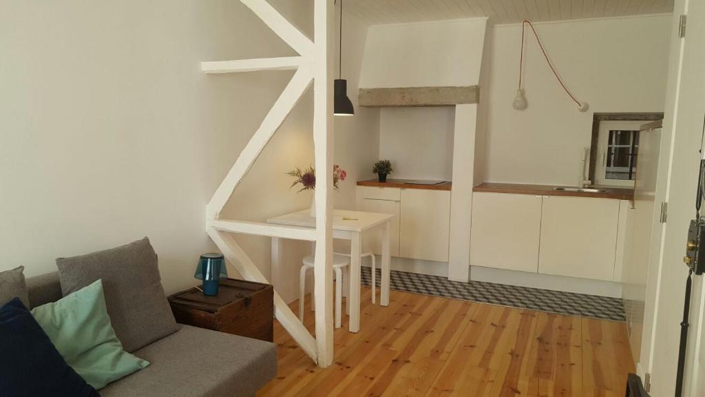 Rose Apartments room 3