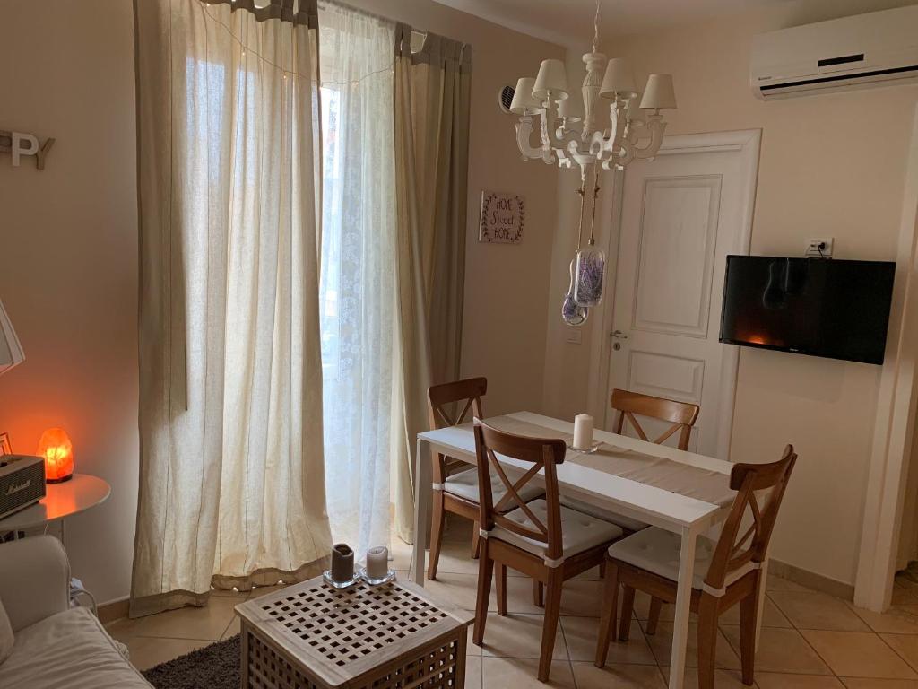 Royal Apartment room 1
