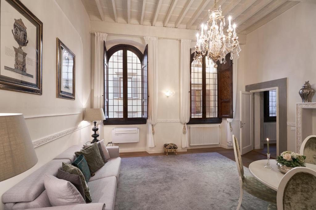 Luxury Apartment Rucellai room 4