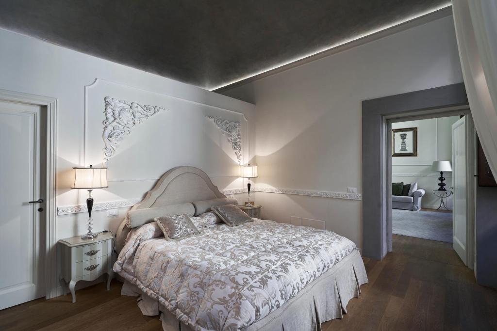 Luxury Apartment Rucellai room 5