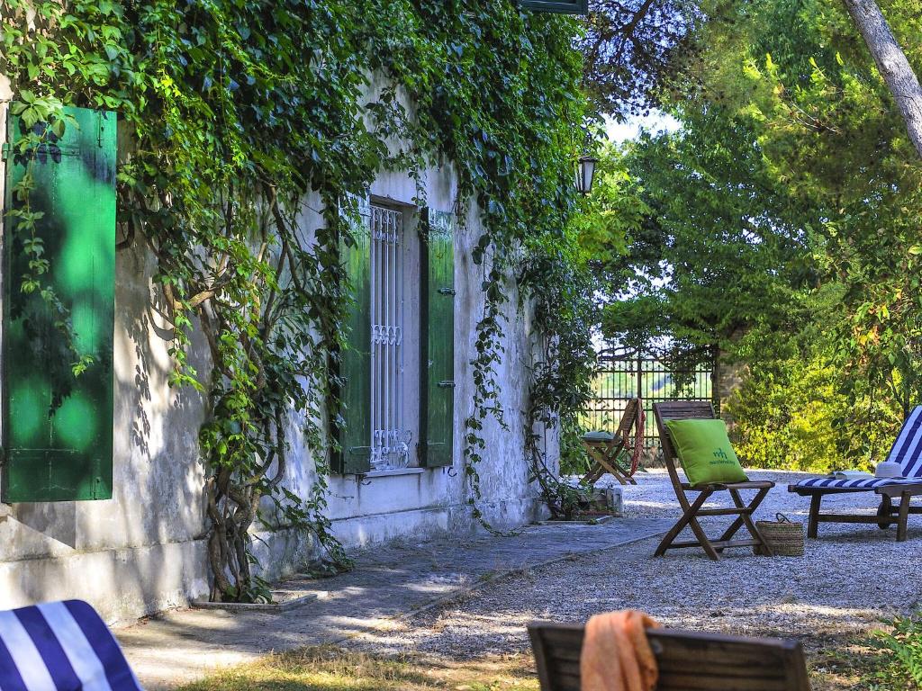 Rustic Mansion in Senigallia with Barbecue room 2