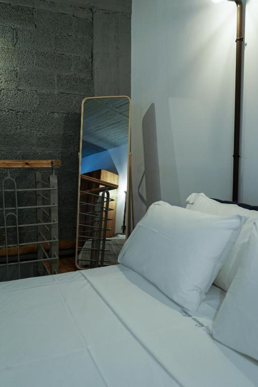 SANTA CRUZ 124 G room 6
