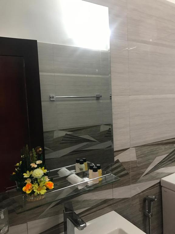 Shangri-La room 4