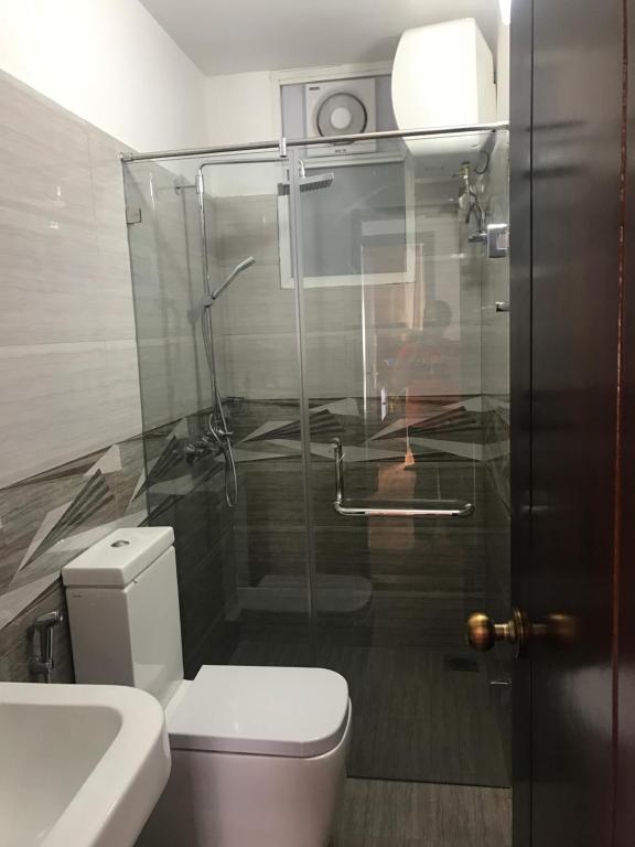 Shangri-La room 5