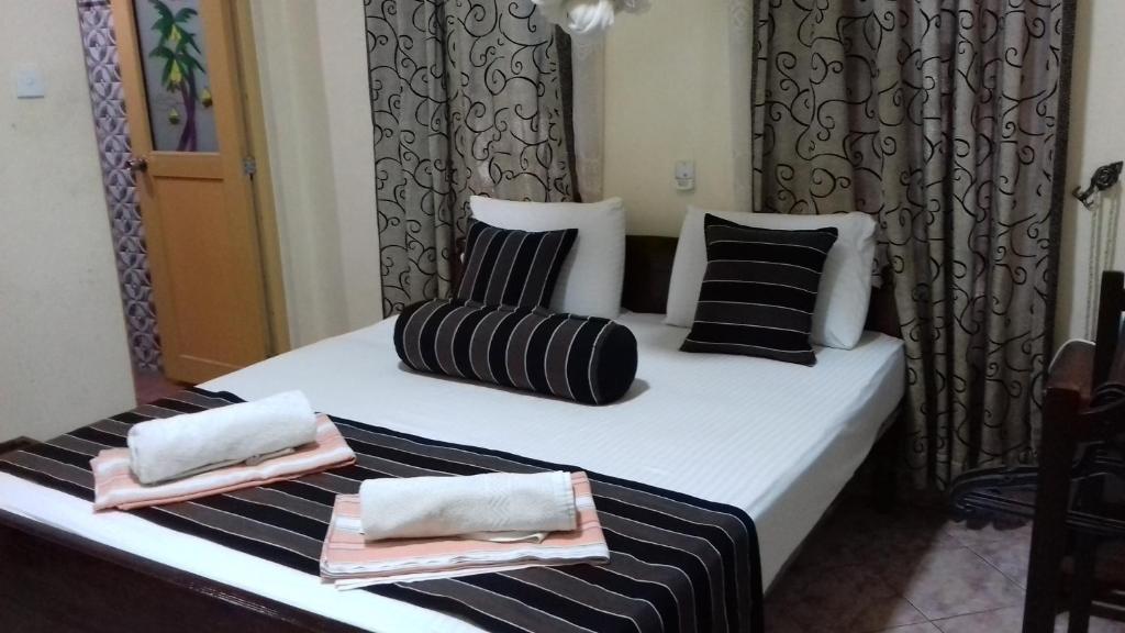 Sigiri Leisure Holiday Home room 1