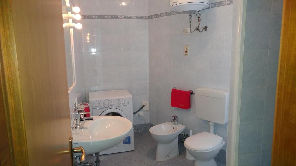 Condominio Simma 2 room 1