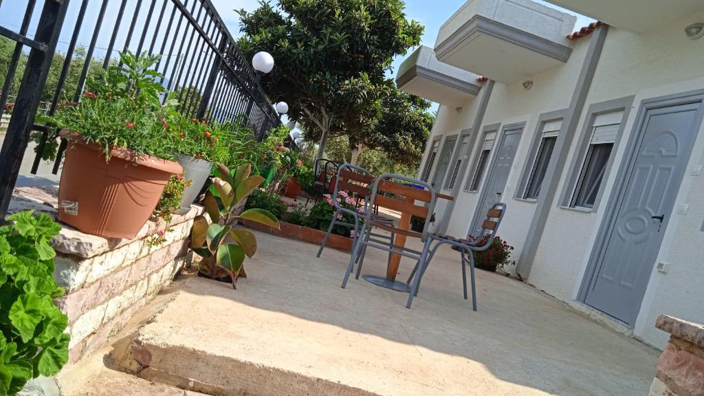 Sky Apartments Saranda room 5