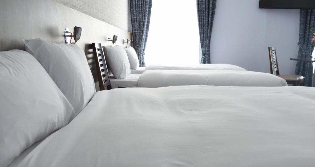 Slaney Suites room 2