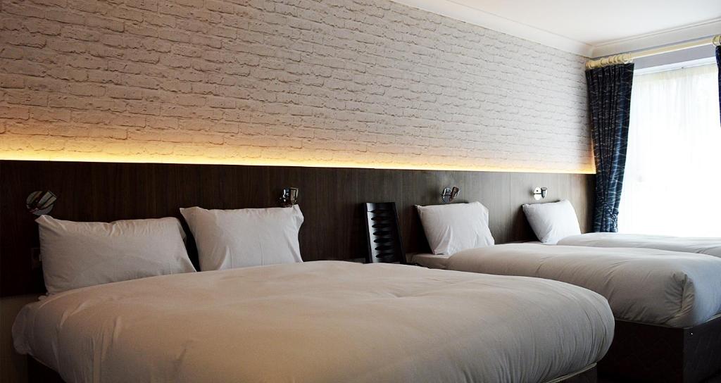 Slaney Suites room 4