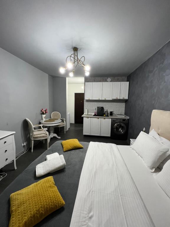 Studio 39 A room 3